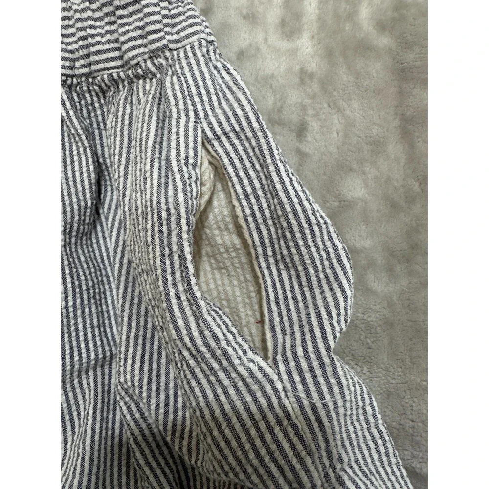 Blu Pony Vintage Skirt Girls/Juniors Size 7‎ Gray White Pinstriped Elastic Waist